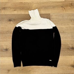 Calvin Klein like new sweater